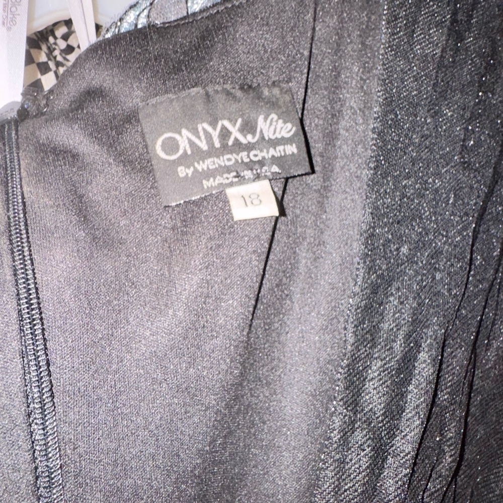 ONYX Nite Black Pleated Evening Dress Size 18 Rhinestone Detail - Picture 3 of 6